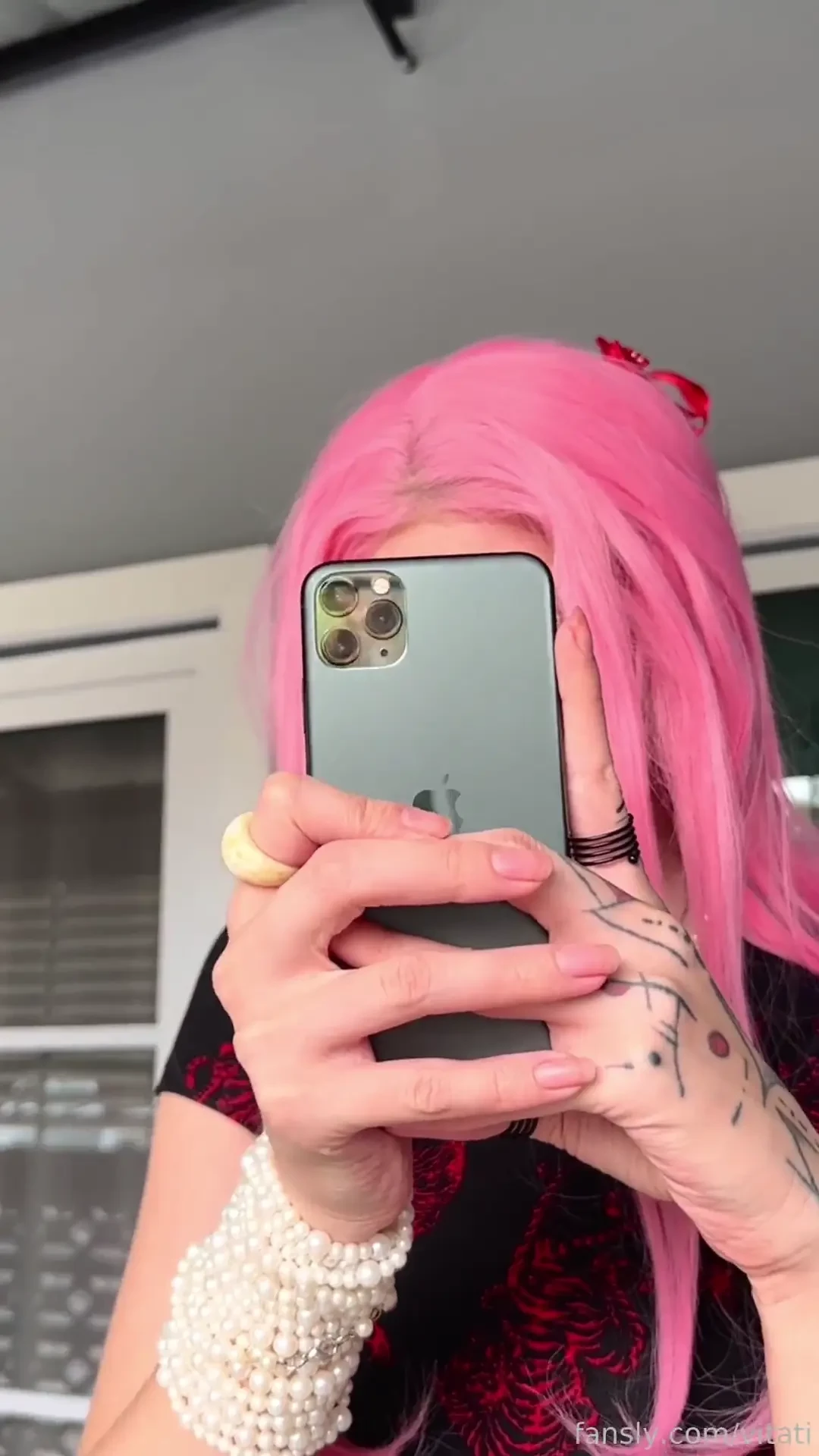 You smiled i took a picture now i have something to remember you by 