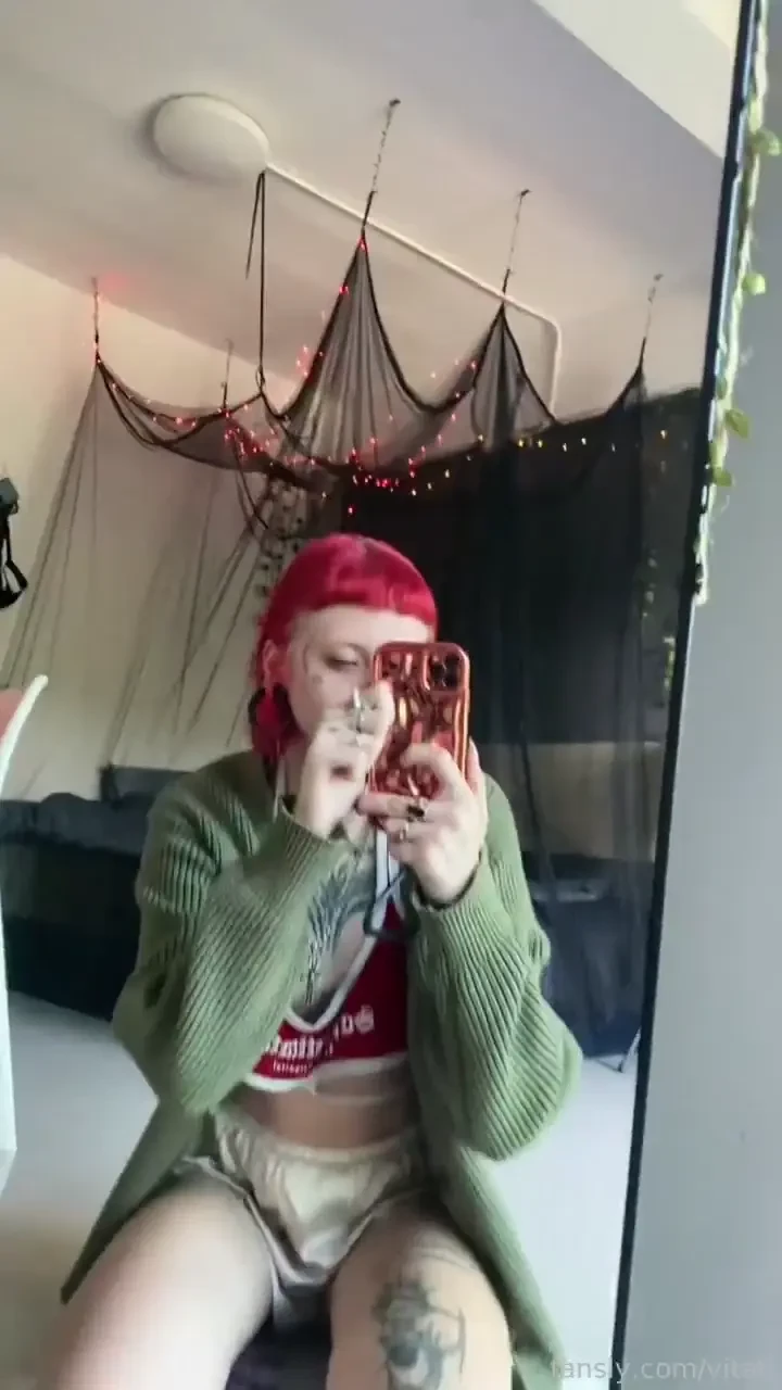 You look like the type who d make a deal with the devil good thing i m 