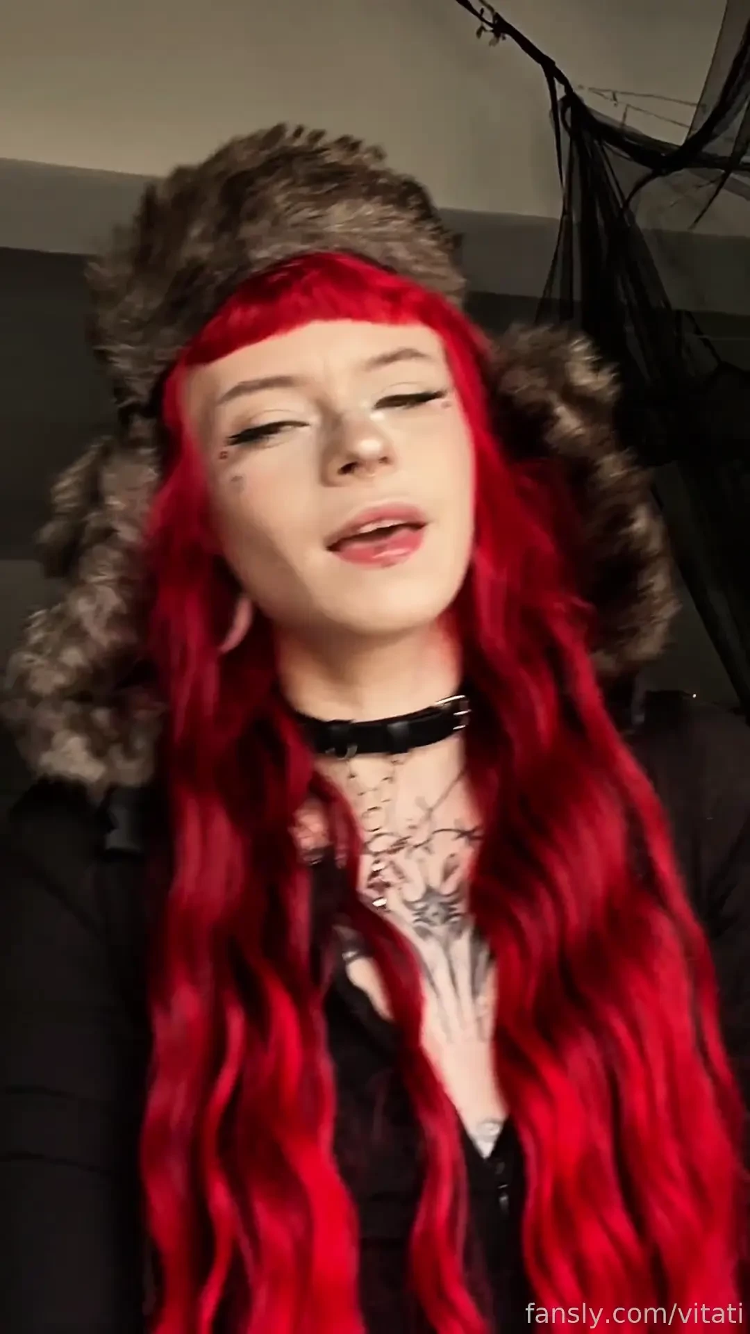 Mommy in her signature hat haha tiktok redhead altgirl ginger redhair 