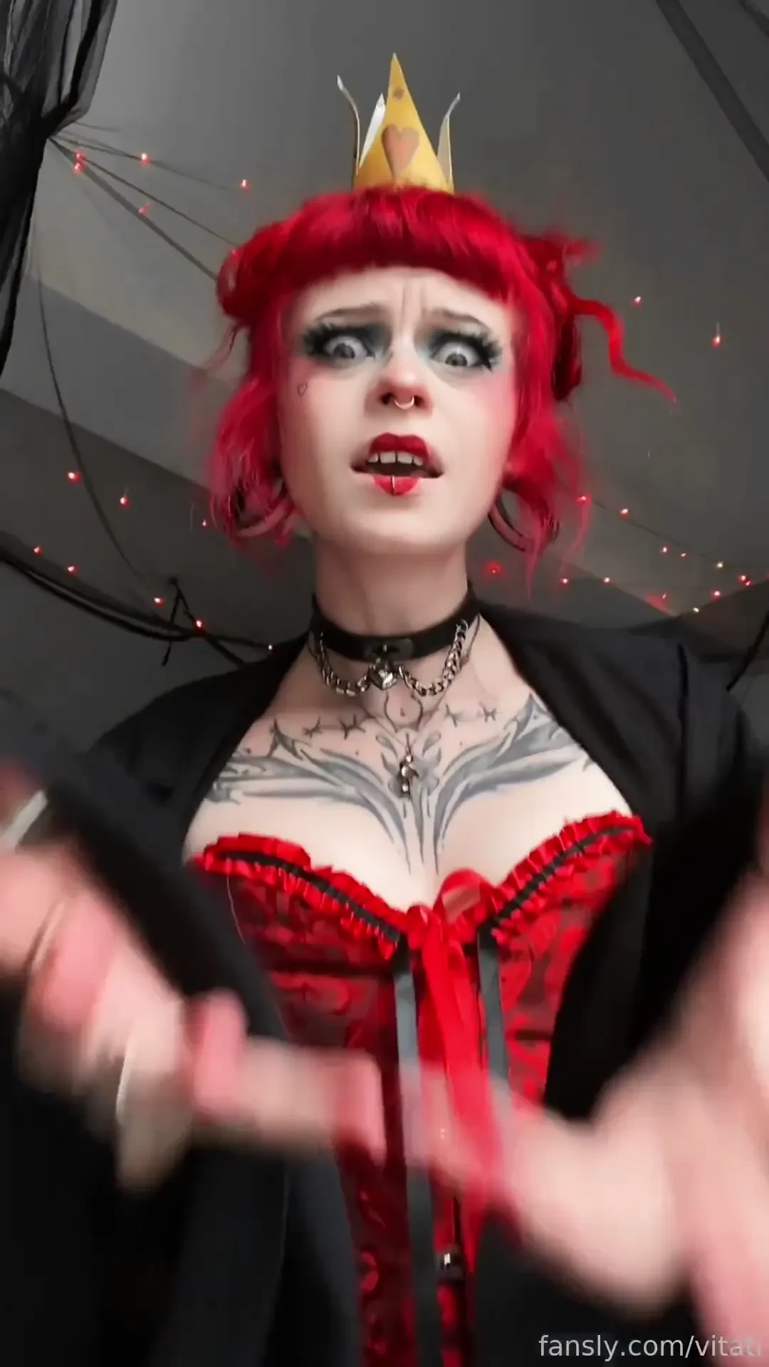 Off with their heads guess who s ruling today redhead altgirl ginger 