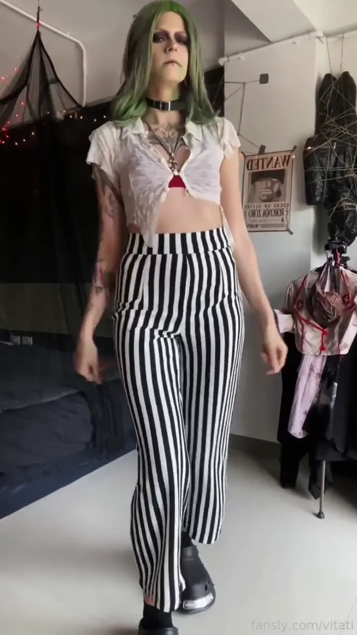 I swear this is probably my fave character vibe ever - messy 