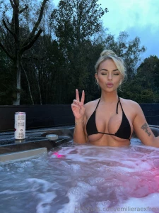 Babe i m online right now come say hello on my vip page emilieraex