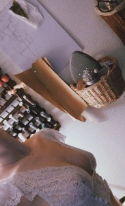 Sneakpeek you see the drawing on the wall it s a costume idea i been