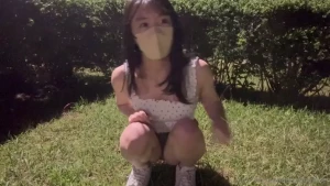 Outdoor exposure solo shooting of completely naked and squirting and