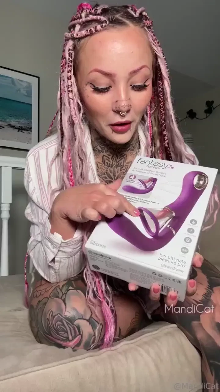 Free video - first time using a pussy pump i got a new toy and wanted 