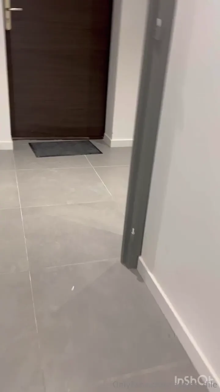 Ne jamais me dire de ralentir il a voulu ma grosse queue il encaisse 