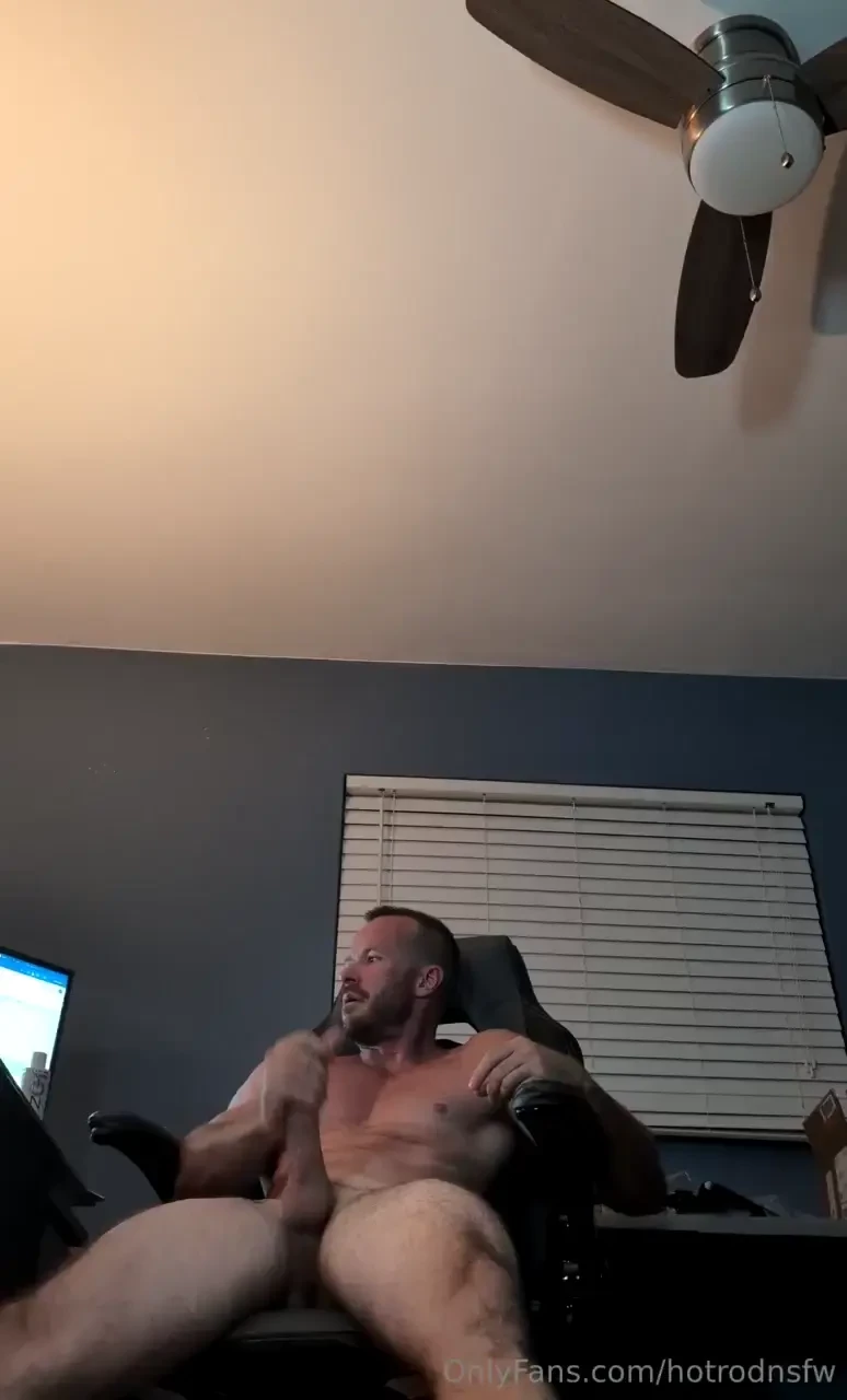 So i come home from work super horny and start stroking it out to some 