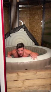 Do you like white wet undies let me know