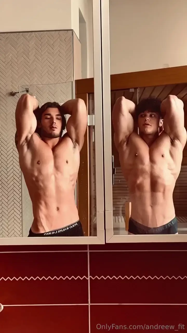 Guess who has a bigger dick maybe i will show you the winner if you 