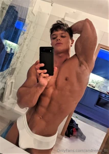 They say confidence is sexy i say watch me