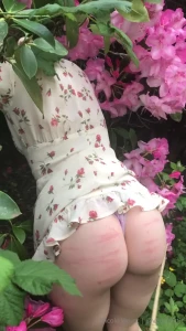 My kink is making my skin match the flowers