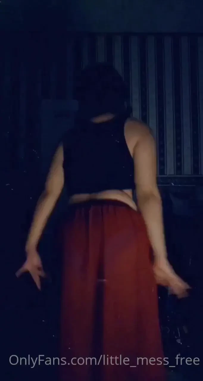 Just a small clip of me dancing want to watch me dance more come check 