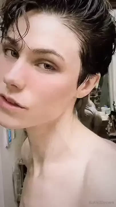 I spy with my lil eye something cheeky 