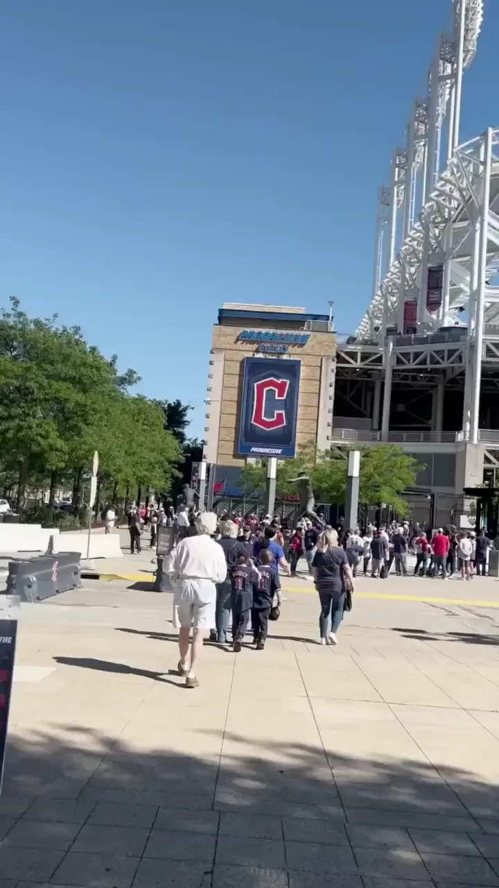 Guardians game we won but i was sleeping on the camera part 1 