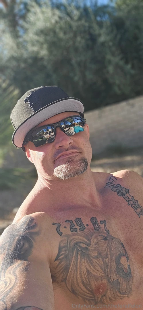 Really missing vegas right now that it s snowing where i am 