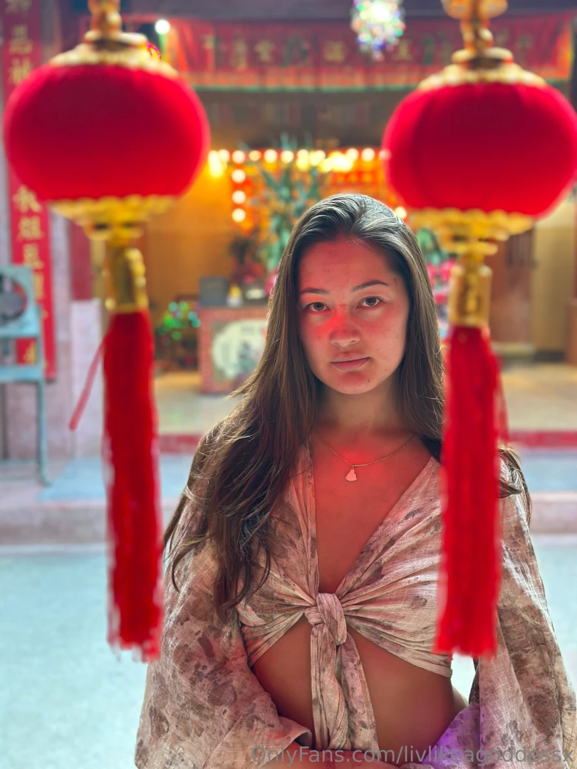 Am i flirting with you or with the camera part 1 