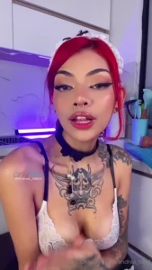 Hi sir let this slutty maid clean all down there let me stick that