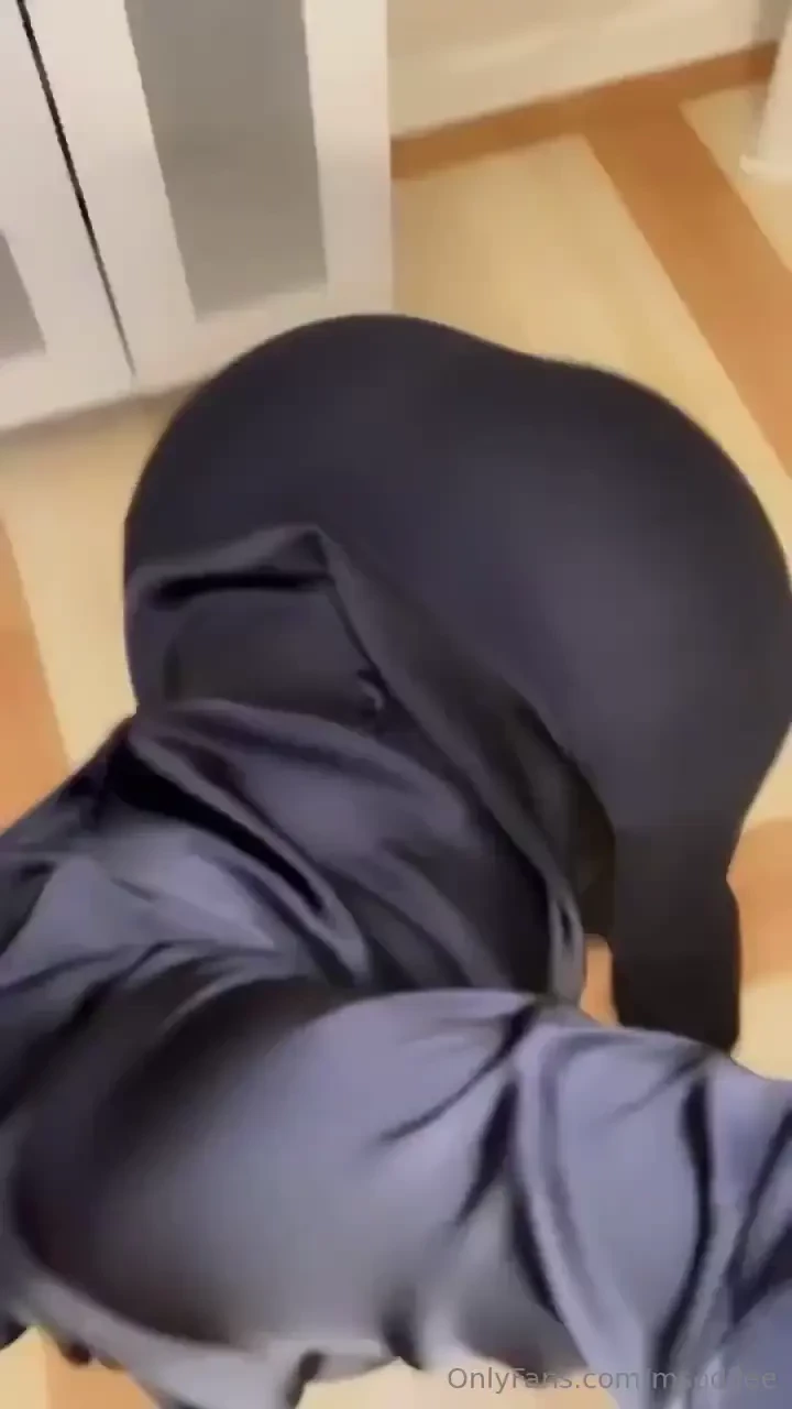 Are you here to worship this ass 