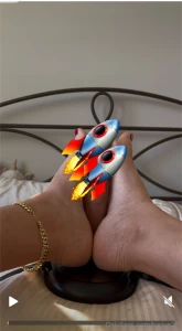 Dipping my toes into foot content you get a thrusting dick and my feet