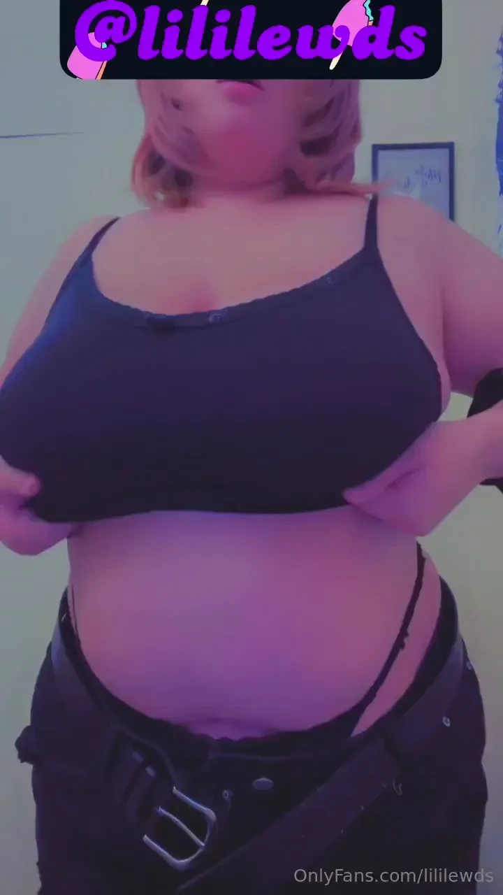 Your favorite egirl dressed n ready to go have some fun no bra as 