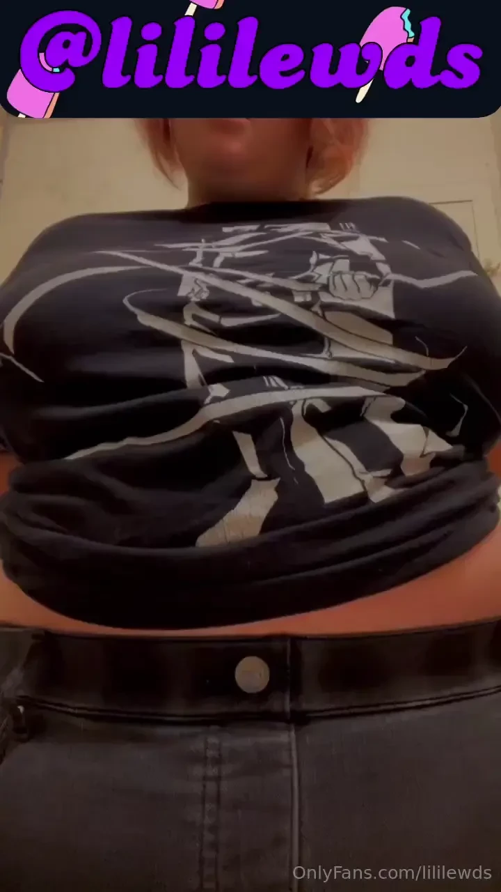 Whipped em out for you pervs who wants a from row seat to me releasing 