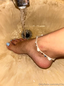 Felt like sticking my feet in the sink why should they be limited to