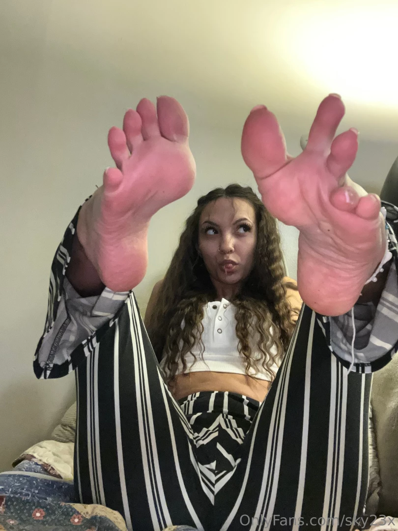 All you losers better bow down to these sexy pictures how many times 