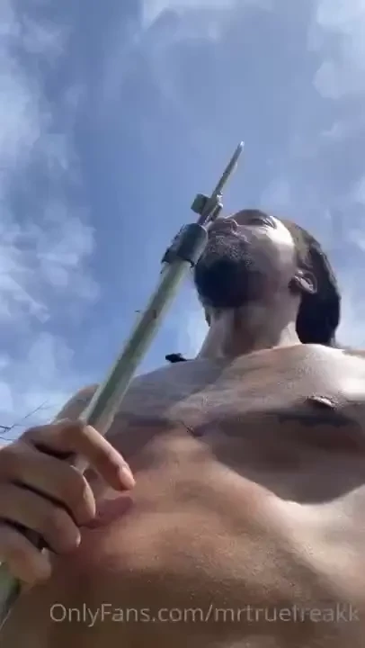 Hot af decided to do some hard work come see me get sweaty and hot and 