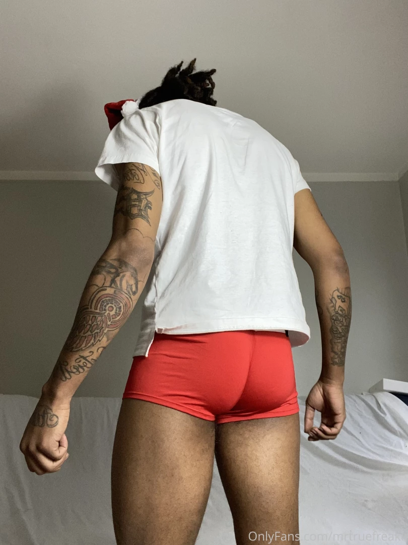 Happy merry christmas eve spread the love this the first video outta 3 