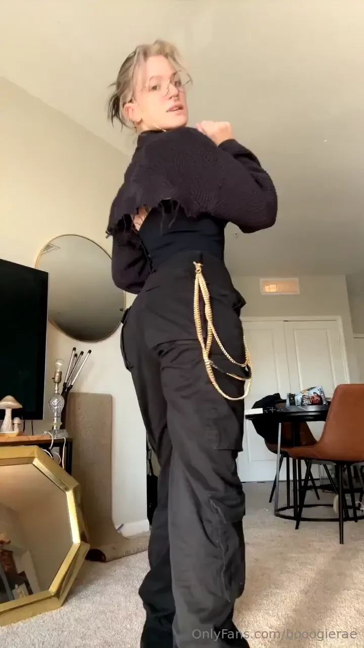 My goofy ass this morning with a little grwm goodmorning everyone and part 1 