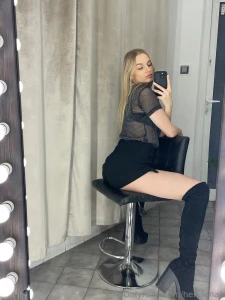 Who s ready to buy a pretty girl a coffee are there any brave men here part 1