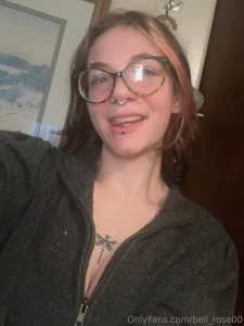 This top is so flattering wanna undress it