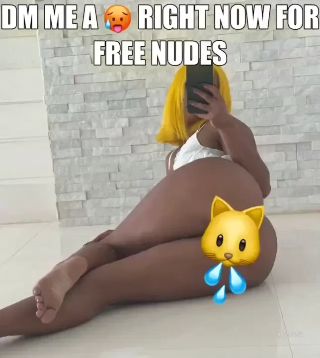 Dm me a for free nudes im sending all of my craziest nudes to send to 