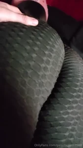 Got some of those tiktok leggings what do you think here are the small part 2