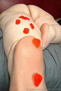 Happy valentines day if you dont have a valentines i d love to be part 8