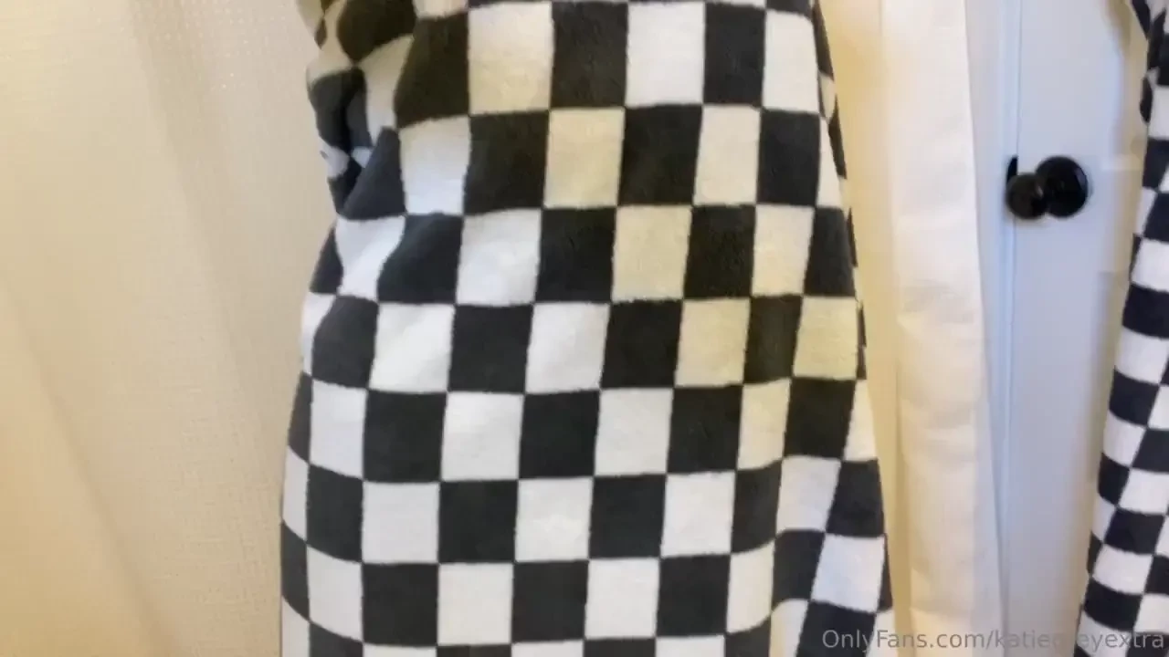 Fresh out of the shower let s cuddle and sleep now part 1 