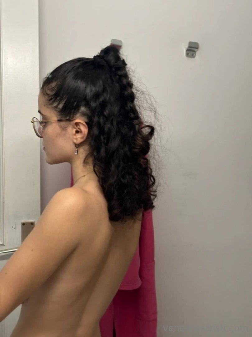 Io me lo sono gi tolto per te e sono totalmente nuda manchi solo tu 