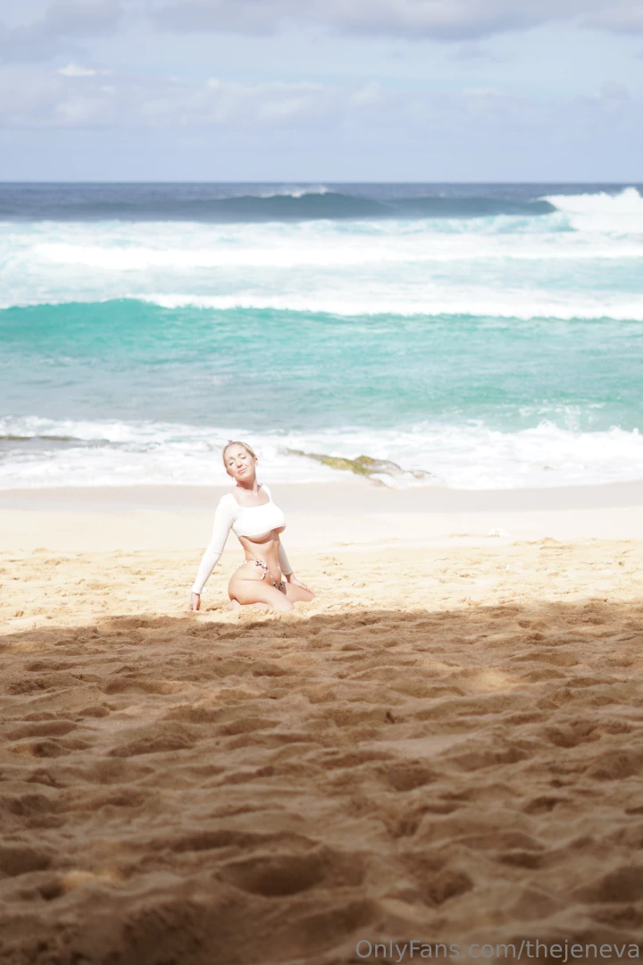 Beautiful day at the beach xoxo happy saturday 