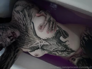 Now i can put some nudes in here renew your subscription to keep