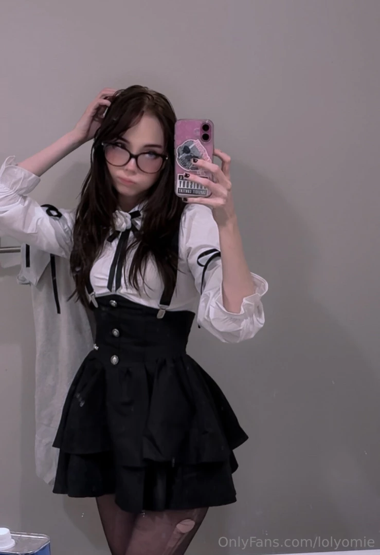 Some pics of my outfit from last night part 3 