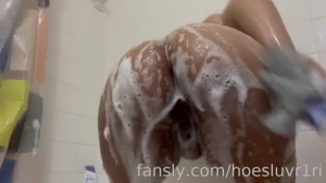 Do you like my soapy big booty