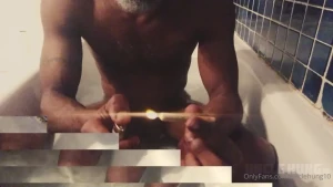 Unc in the tub got a little horny in the tub and couldn t resist