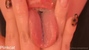 New video with fingers in my throat sopply blowjob and saliva on my