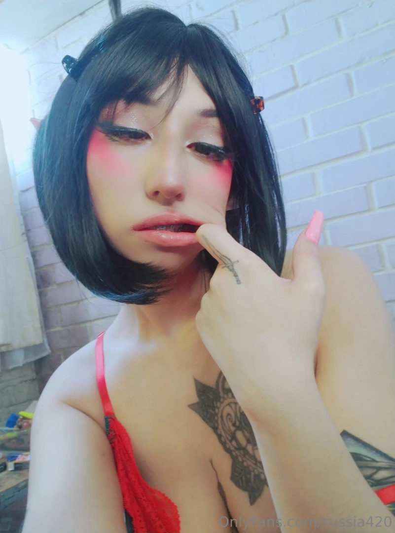 De repente te encuentras con esta elfita buena para molestar en tu part 4 