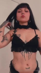 Te gusta esta lencer a pronto se vienen fotitos part 1