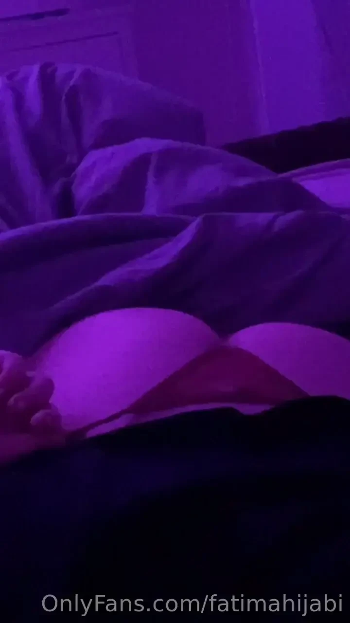 Biggest hijab ass on the world 