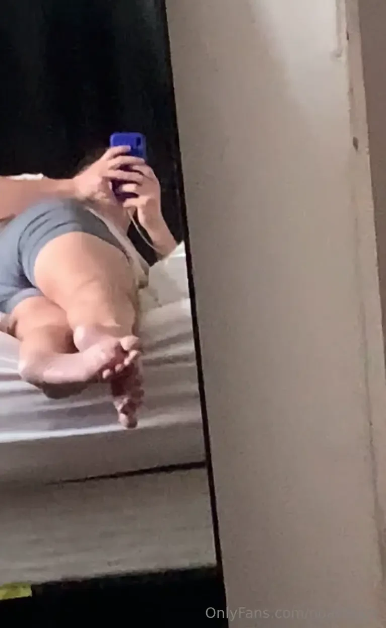 Some legs and feet for yall 