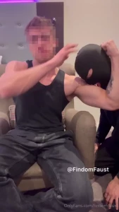 Biceps and armpit worship