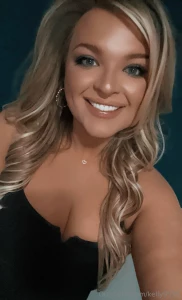 Happy thursday everyone keep shining and make it amazing