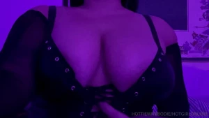 Need my top ripped off rn _